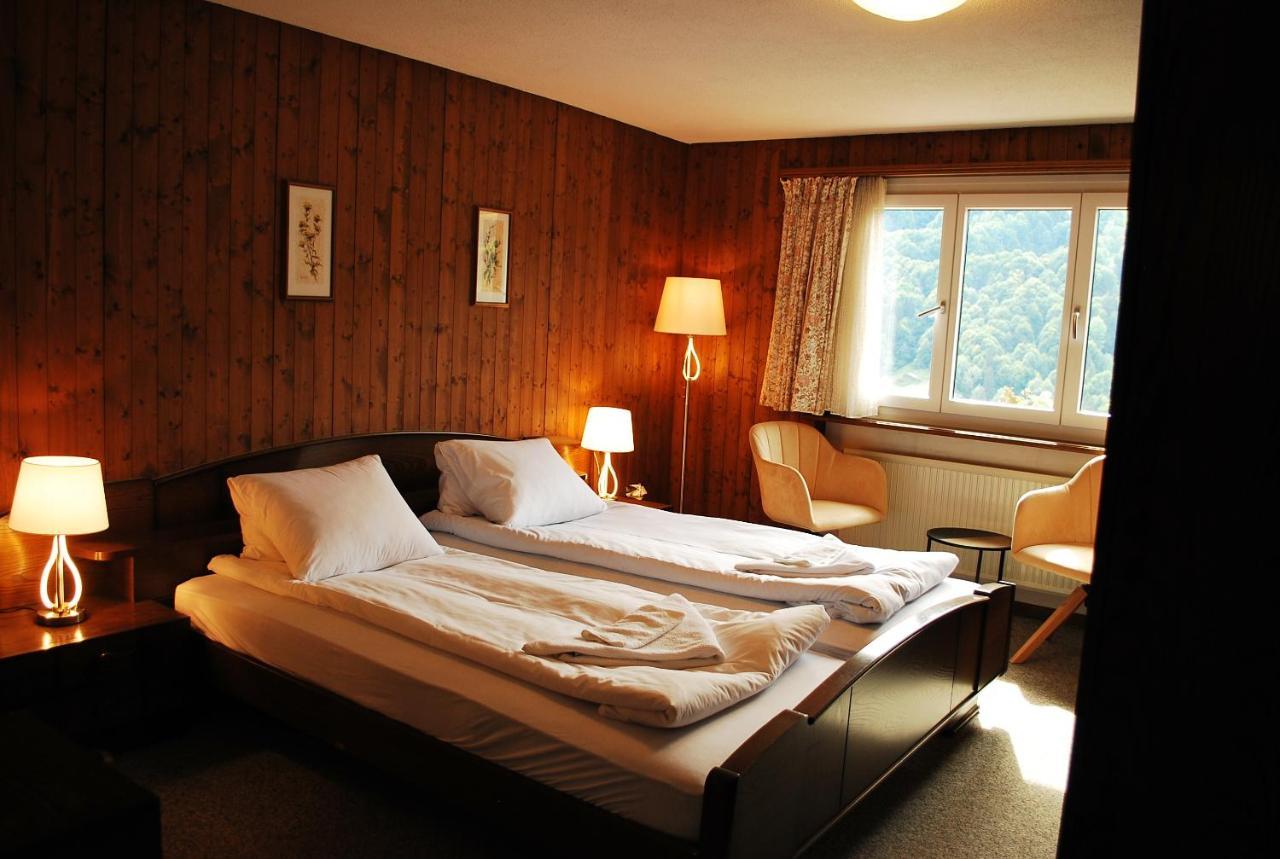Rooms With Private Bathrooms Saas im Prattigau Exterior photo