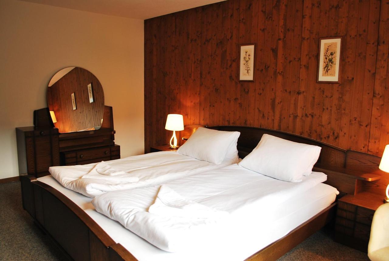 Rooms With Private Bathrooms Saas im Prattigau Exterior photo