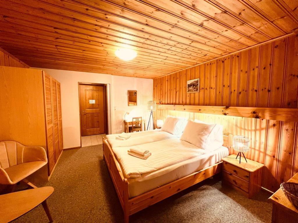 Rooms With Private Bathrooms Saas im Prattigau Exterior photo
