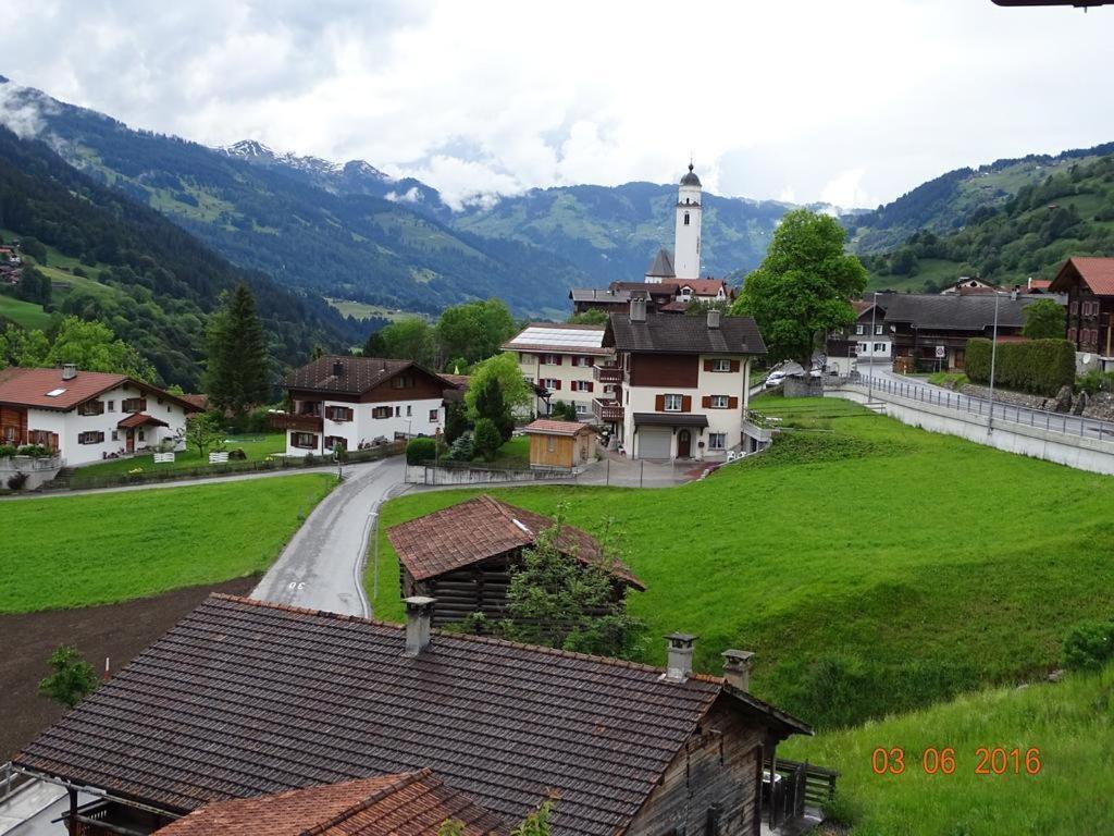 Rooms With Private Bathrooms Saas im Prattigau Exterior photo