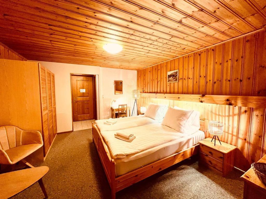 Rooms With Private Bathrooms Saas im Prattigau Exterior photo