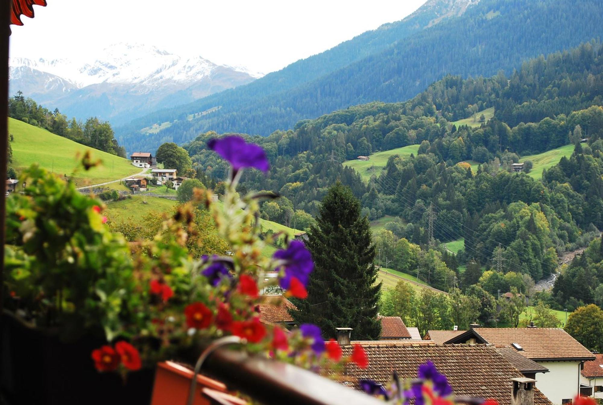 Rooms With Private Bathrooms Saas im Prattigau Exterior photo